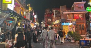 Pesta Halloween Dilaporkan Tetap Berjalan Meski Korban Berjatuhan di Itaewon