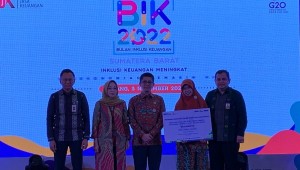 PNM Padang Raih 2 Penghargaan di Puncak Bulan Inklusi Keuangan OJK