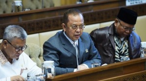 Menteri Boleh Nyapres, Legislator: Sebaiknya Mundur Dulu