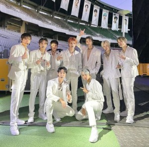 Puluhan Penonton Pingsan, Kepolisian Setop Konser NCT 127