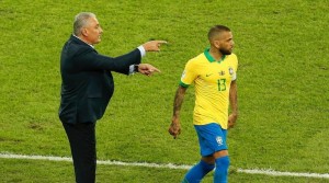 Pemanggilan Dani Alves Dikritik Warganet, Tite Beri Balasan Menohok