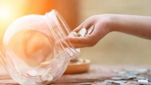 Tips Parenting Islami, Didik Anak Sedekah selain Menabung