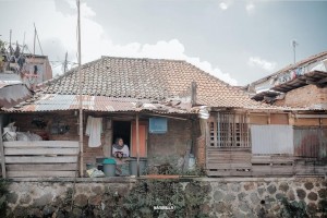 Pernah Tinggal di Pinggir Kali Buat Melly Goeslaw Menyukai Kegiatan Sosial