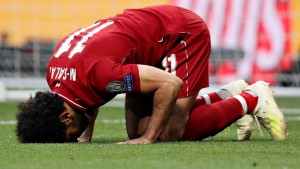 6 Pesepak Bola Muslim Dunia Selebrasi Gol dengan Sujud Syukur