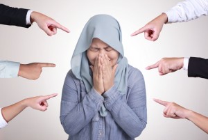 Cara Seorang Muslim Hadapi Fitnah, Pertebal Iman dan Perkuat Amal