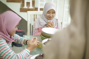 Rutin Puasa Sunnah, Cara Wanita Kendalikan Emosi dalam Islam