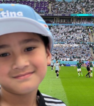 Cuma Anak Sultan yang Bisa, Rafathar Selfie dengan Lionel Messi