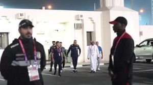 Jelang Brasil vs Serbia, Tite Sempatkan Berdoa di Masjid