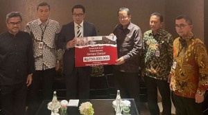 OJK dan IJK Salurkan Bantuan Rp750 Juta untuk Korban Gempa Cianjur