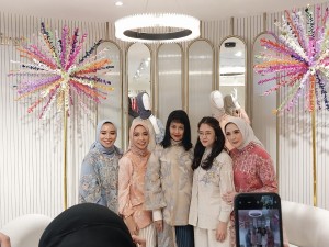 Lestarikan Budaya Betawi, Kami. First & Sarah Sofyan Rilis Sloka