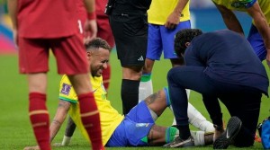 Cedera Pergelangan Kaki, Neymar Diragukan Tampil Kontra Swiss