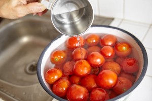 8 Cara Bersihkan Buah dan Sayur dari Pestisida, Salah Satunya Pakai Kunyit