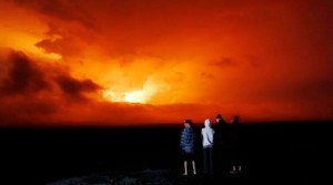 Gunung Api Terbesar di Dunia Meletus, Langit Hawaii Memerah