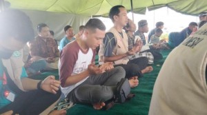 LPB MUI Gelar Salat Jumat Perdana di Masjid Darurat Cianjur