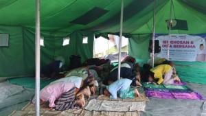 AQL Bangun Masjid Darurat, Penyintas Gempa Cianjur Bisa Sujud dengan Tenang