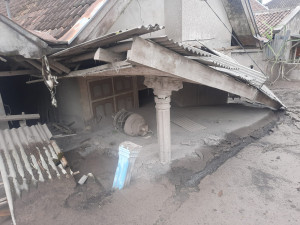 Renungan Akhir Tahun, Buya Yahya: Musibah Tak Selalu karena Maksiat