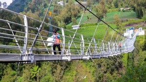 Jembatan Kaca Seruni Point jadi Destinasi Wisata Adrenalin di KSPN Bromo-Tengger-Semeru