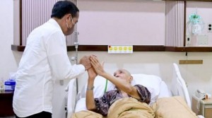 Terbaring Lemah di RSPAD, Wapres Try Sutrisno Masih Pikirkan Nasib Bangsa