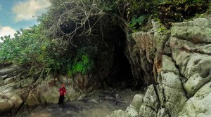 Melihat Ribuan Kelelawar di Gua Lalay Desa Wisata dan Konservasi Minang Rua