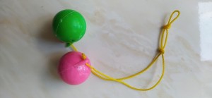 Penghujung Tahun, Permainan Tradisional Lato-Lato Jadi Tren