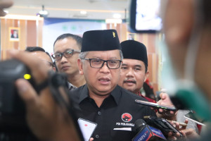 PDIP Desak Menteri 'Antitesis Jokowi' Tarik Diri dari Pemerintahan