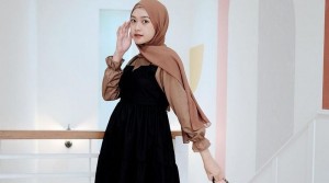 5 Gaya Hijab Anggun untuk Cewek Mamba ala Sartiw