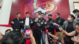 Bambang Pamungkas dan Ponaryo Astaman Bersaing jadi Waketum PSSI