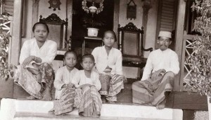 Belajar Ketahanan Psikologis Keluarga Sunda, Terikat Nilai Agama dan Budaya