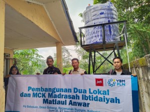 YBM PLN Bersama Jurnalis Filantropi Bantu Renovasi Sekolah di Rumpin