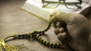 Empat Cara Islami Mengobati Mental Illness, Salah Satunya Dzikir