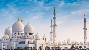Ornamen Kubah Masjid Sheikh Zayed Rusak Akibat Hujan Lebat