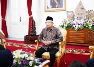 Kiai Ma'ruf Amin Sebut Aneh Maskapai Larang Pramugari Berjilbab