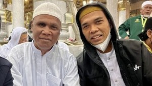 Hercules Ketemu UAS di Masjid Nabawi, Akrab dan Ngobrol Santai