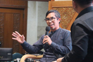Tips Menulis Buku Best-Seller Ala Novelis Ahmad Fuadi