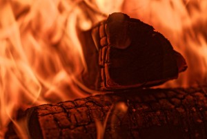 Harta dan Anak Bisa Jadi Bahan Bakar Orang Tua di Neraka