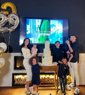 Georgina Unggah Video Putri CR7 Asyik Belajar Bahasa Arab