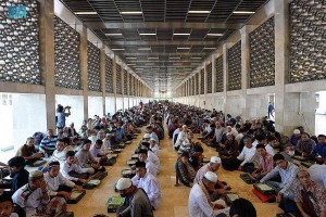 Masjid Istiqlal Siapkan 3.000 Takjil Setiap Hari Selama Ramadhan