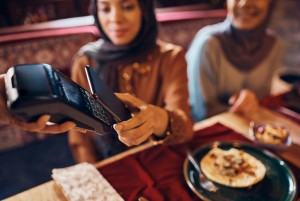 Keutamaan Mentraktir Buka Puasa Bersama Bakal Didoakan Malaikat