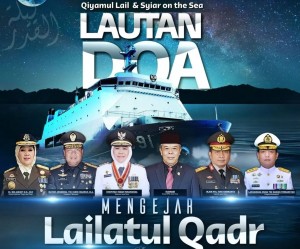 Forkopimda Jatim Menjemput Lailatul Qadar di Atas Kapal Perang