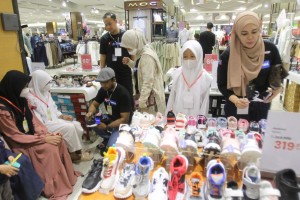 Pertamina Ajak 30 Anak Yatim dan Dhuafa Belanja Baju Lebaran