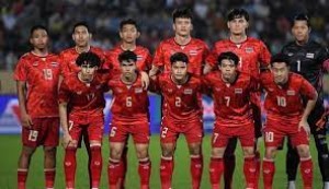 Sejak Subuh Pecinta Sepakbola Siap Sambut Pawai Garuda Muda