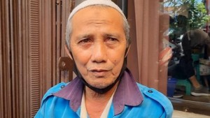 Berkah Menabung 38 Tahun, Tukang Parkir di Solo Berangkat Haji