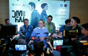 Zulkifli Hasan Ajak Konsumen Internasional ke JMFW 2024