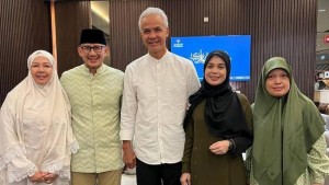 Bertemu di Jeddah Usai Ibadah Haji, Ganjar dan Sandi Satu Pesawat Pulang ke Indonesia