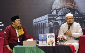 Pelajaran Parenting Keluarga Imran, Doakan dan Dekatkan Anak ke Masjid