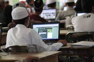 Tantangan Santri Hadapi Perkembangan Teknologi