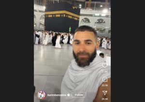 Unggah Video Umrah, Karim Benzema: Alhamdulillah
