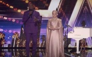 Putri Ariani Tampil Bak Diva di AGT 2023, Kenakan Gaun Sequin dan Hijab Turban