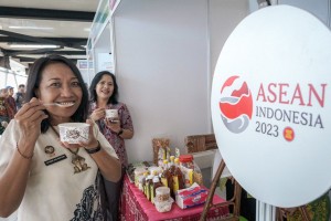 Mencicipi Es Selendang Mayang Khas Betawi di Stasiun MRT ASEAN