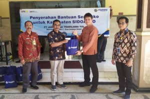 PT Jasamarga Salurkan 1.000 Paket Sembako untuk Warga 3 Wilayah Sekitar Tol Surabaya-Gempol